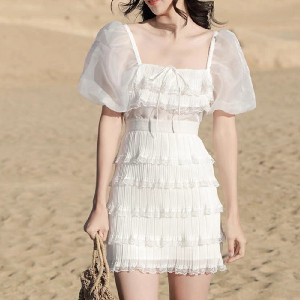 Puffy sleeves white layered dress